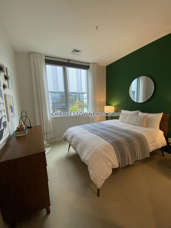 Foto del edificio - 50 Hood Park Dr.