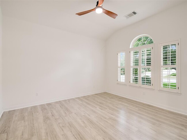 Building Photo - 15701 Sayan Cove