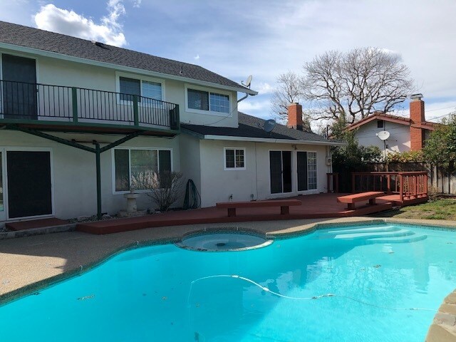 Foto del edificio - 916 Hastings Dr