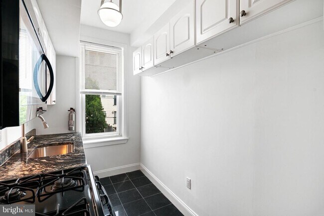 Foto del edificio - 308 N 39th St