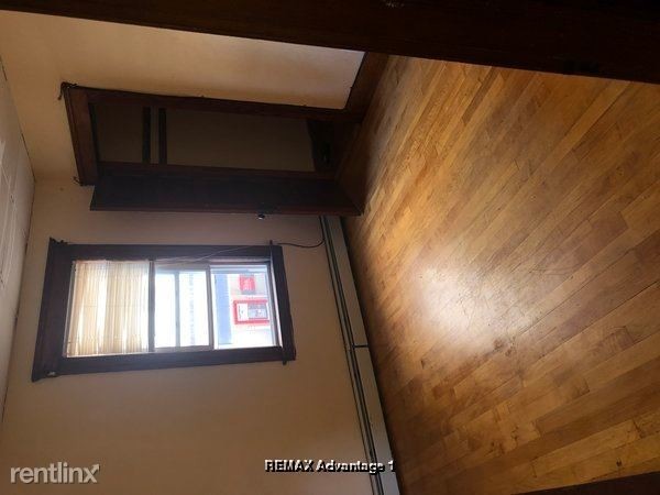 Building Photo - 3 br, 1 bath Apartment - 76 Townsend St