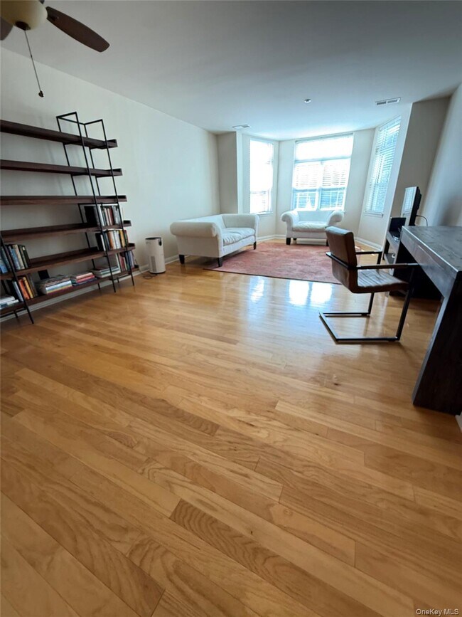 Foto del edificio - 3203 Leeward Dr