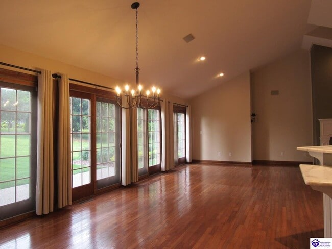 Building Photo - 708 Foxfire Rd