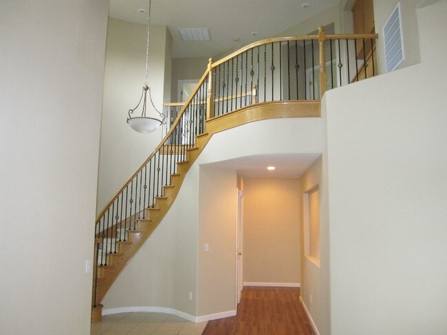 Building Photo - 5762 Westchester Cir