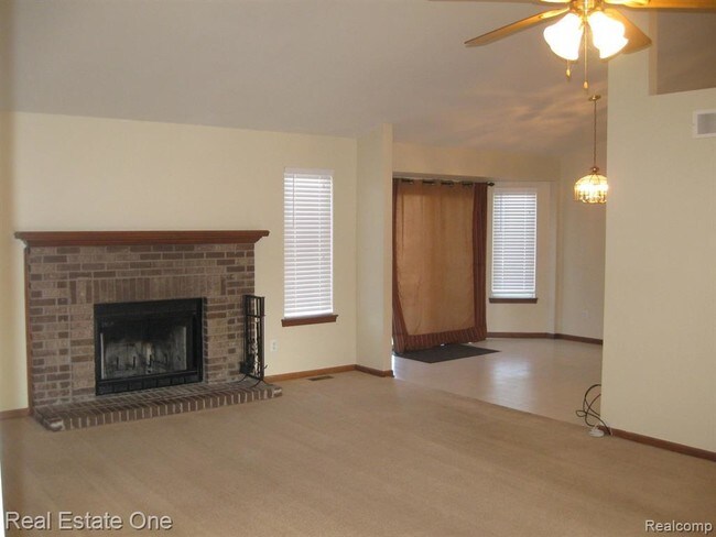 Building Photo - 46178 Duchess Dr