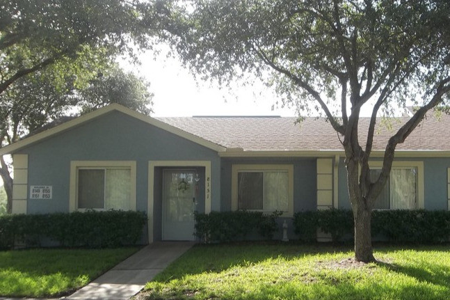 front - 8151 Sturbridge Ct