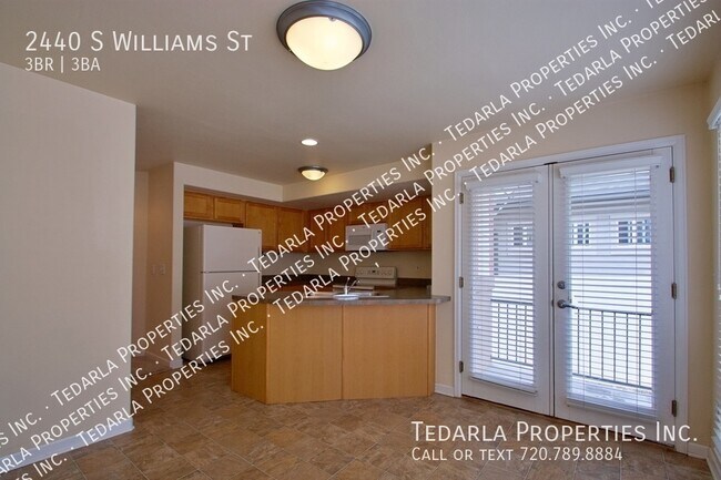Foto del edificio - 2440 S Williams St