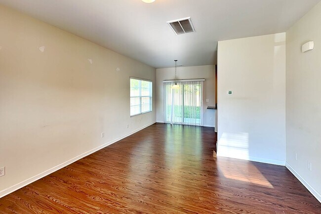 Building Photo - 1218 Oak Haven Dr