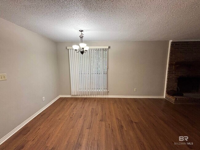 Foto del edificio - 171 Montclair Loop