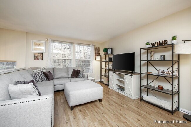 Building Photo - 491 Conservatory Ln