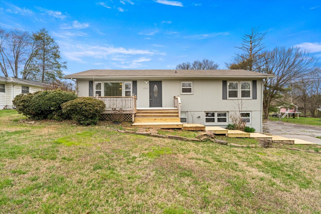 Foto principal - 6929 Mackin Ln