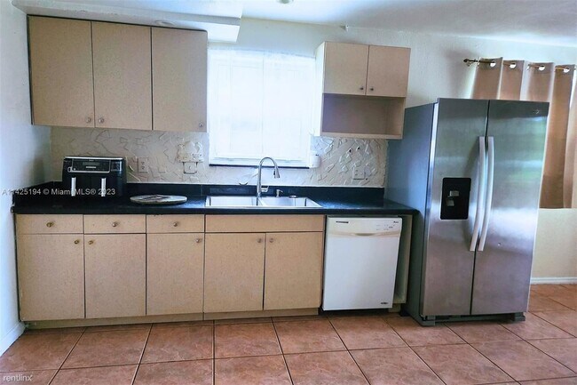 Foto del edificio - 3 br, 2.5 bath House - 5430 SW 43rd Ter