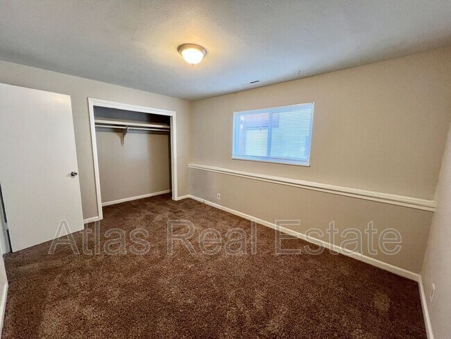 Building Photo - 4414 N Chestnut St
