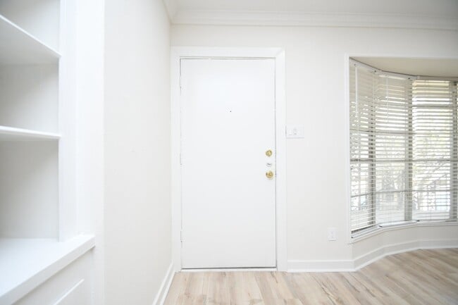 Building Photo - 800 Post Oak Blvd