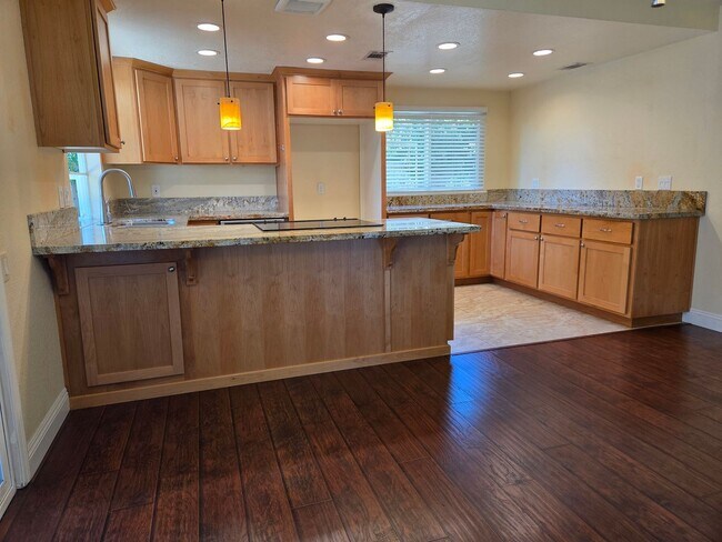 Foto del edificio - Great location off Sunrise & Coloma - Renovated 3bdrm, 2 bath