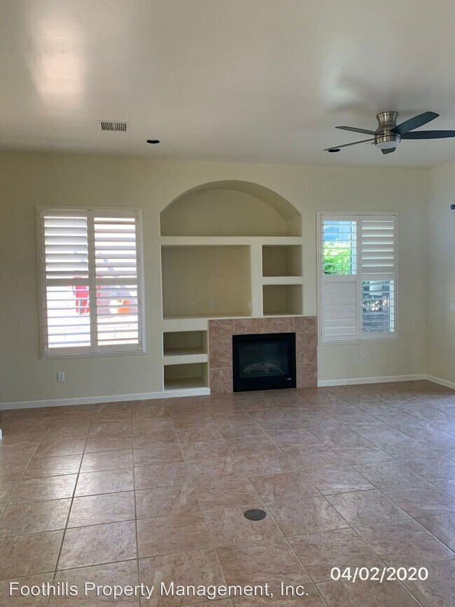 Building Photo - 2 br, 2 bath House - 493 S. Valle Escondido