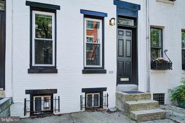 Building Photo - 2328 Perot St