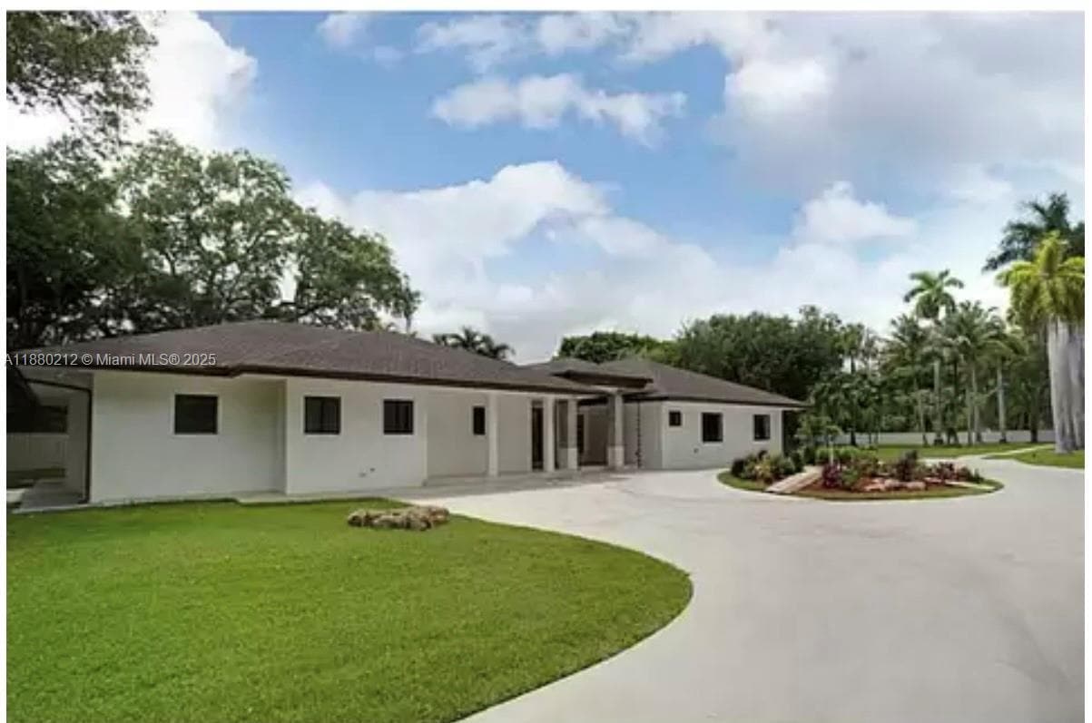 Foto principal - 8800 SW 112th St