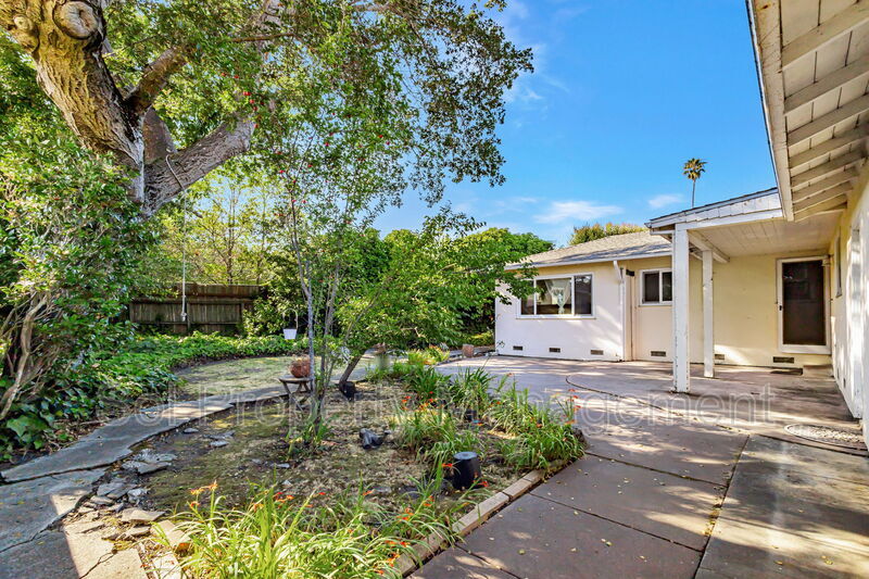 Foto principal - 1401 Laurent St