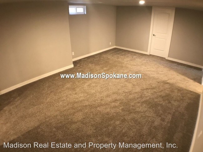 Building Photo - 5 br, 3 bath House - 3921 W. Indian Trail Rd.