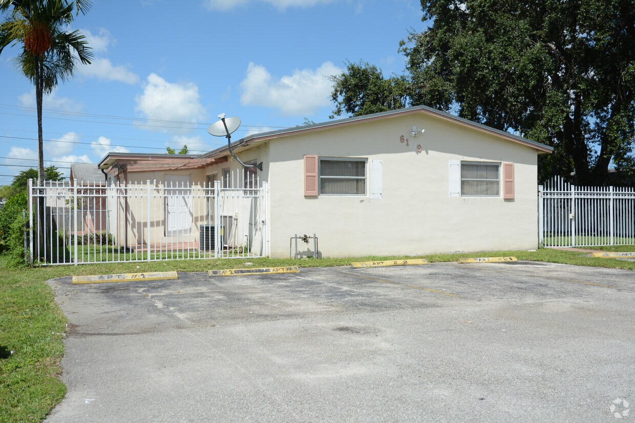 Primary Photo - 6109 SW 30th St