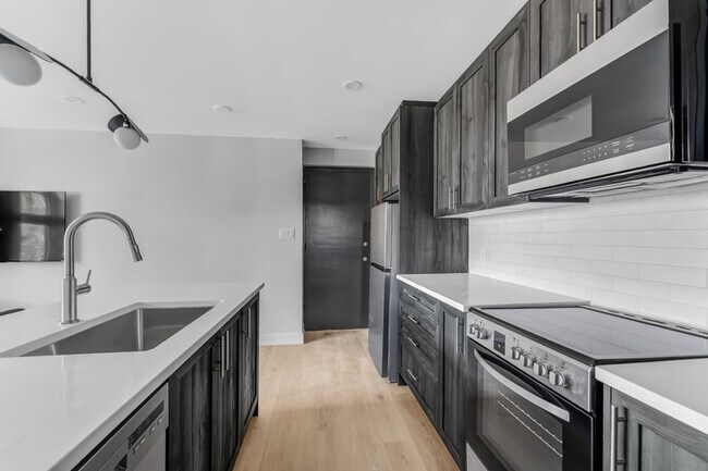 Photo du bâtiment - 658 Somerset St W