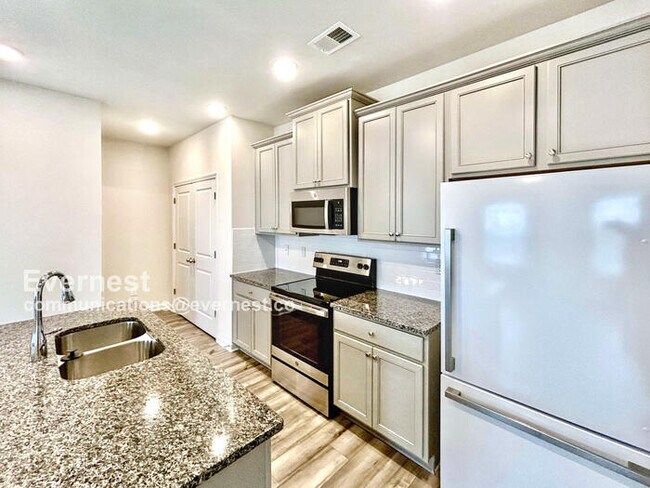 Foto del edificio - 4708 Fairfax Dr