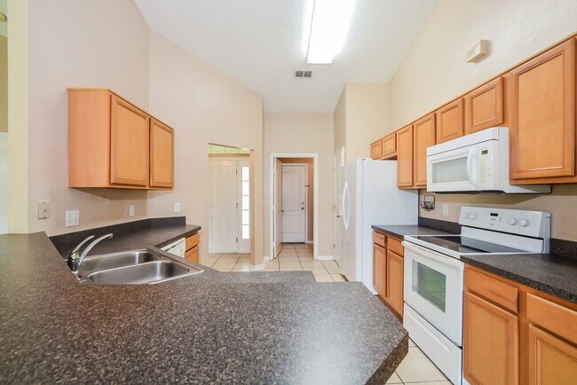 Foto del edificio - 645 Winding Lake Dr