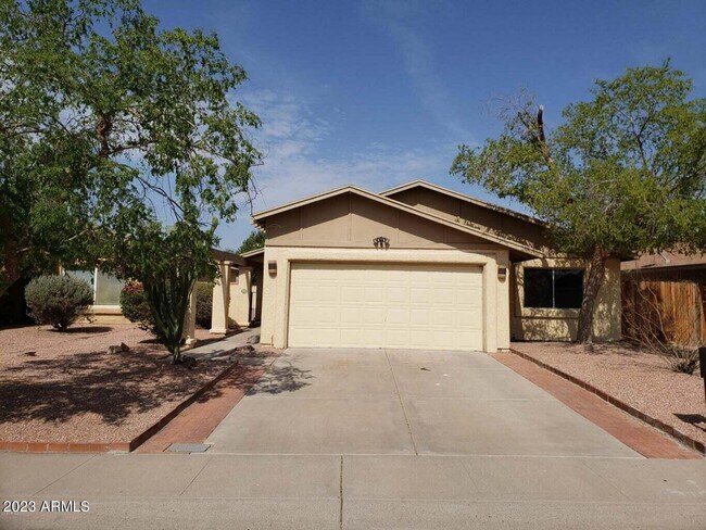 Building Photo - 818 N 86th Pl