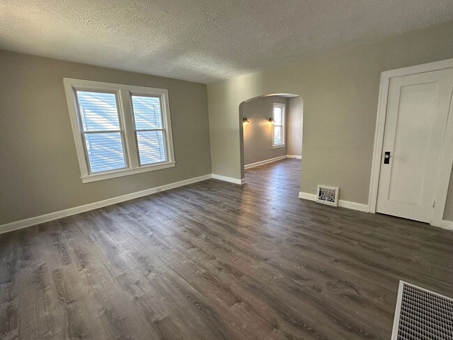 Foto del edificio - 114 N Missouri Ave