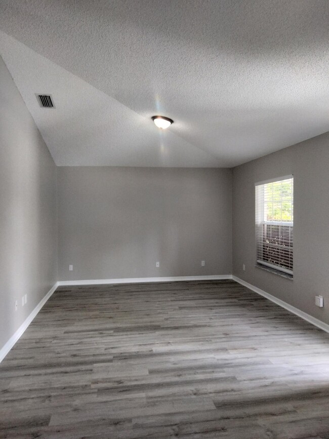 Foto del edificio - 1141 SW Broadview St