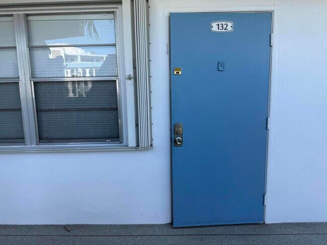 Building Photo - 132 Newport I