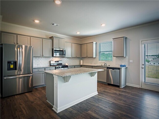 Foto del edificio - 4720 Walking Fern Ln