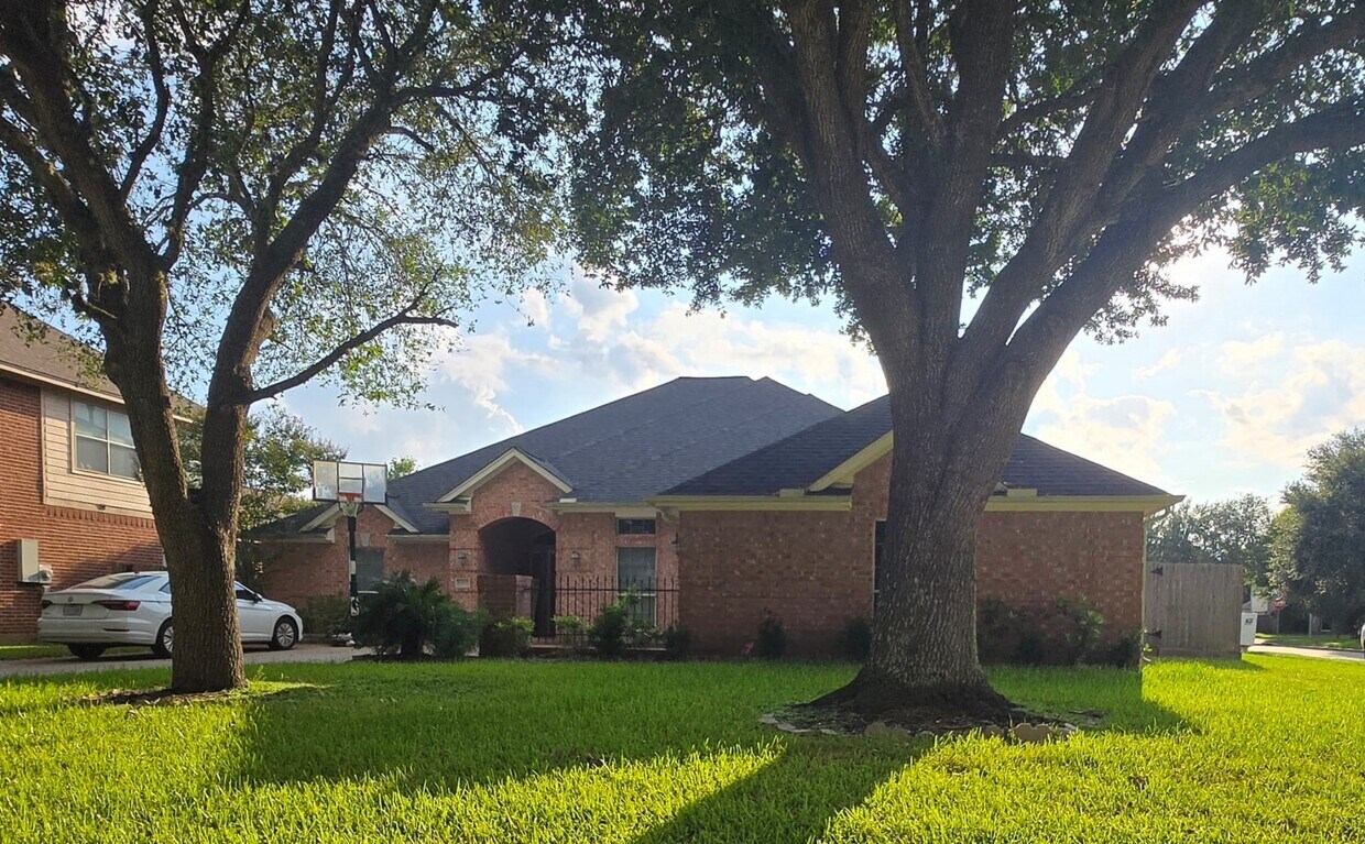 Foto principal - 6802 Rhodes Ct