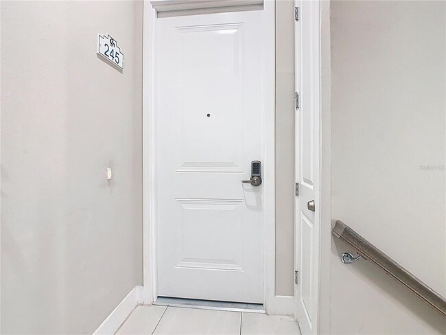 Building Photo - 7740 Sandy Ridge Dr