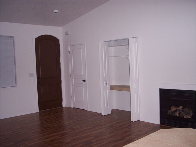 Foto del edificio - 2 bed 1.5 bath home