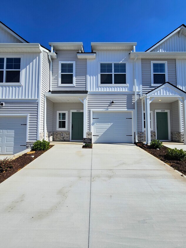 Foto principal - 1522 Yellowwood Ct
