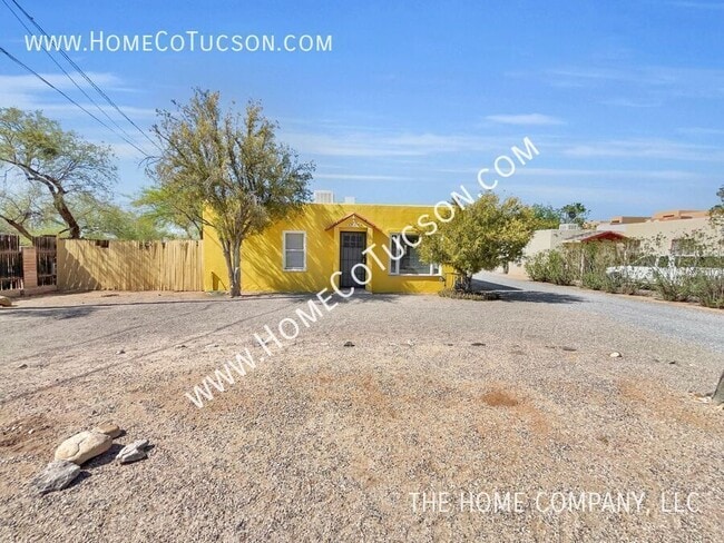 Building Photo - 1721 E Adelaide Dr