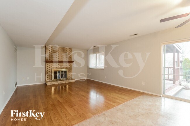 Foto del edificio - 846 Vlg Mdw Dr