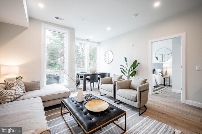 Foto del edificio - 4319 Harrison St NW