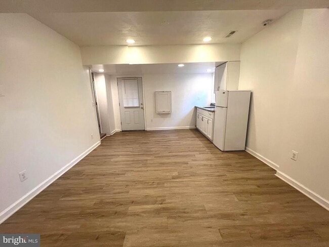 Building Photo - 3312 Dauphine Dr