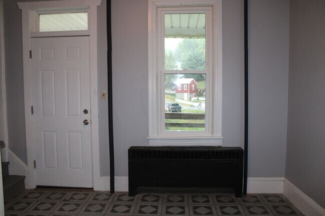 Building Photo - Semi Detached Home