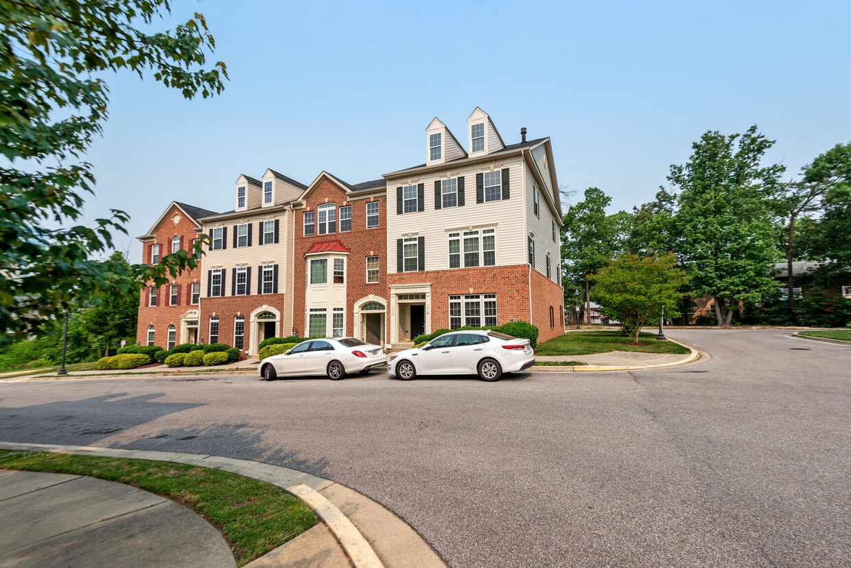 5614 Virginia Ln Unit 26, Oxon Hill, MD 20745 Condo for Rent in Oxon