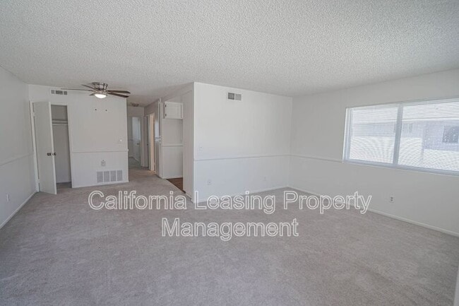 Building Photo - 28023 Robin Ave