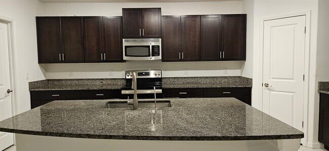 Foto del edificio - 9910 Spanish Lime Ct