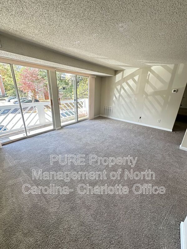 Photo - 9520 Shannon Green Dr Apartment