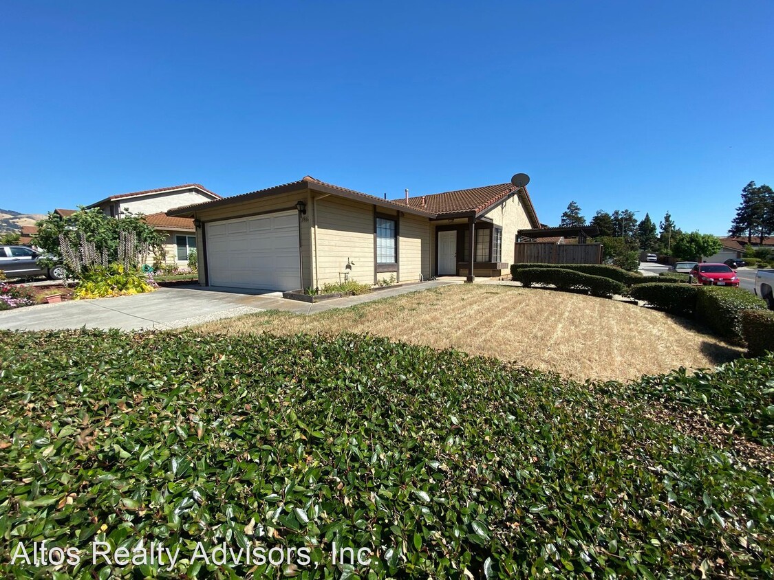 3 br, 2 bath House - 2886 D'Amico Drive Photo