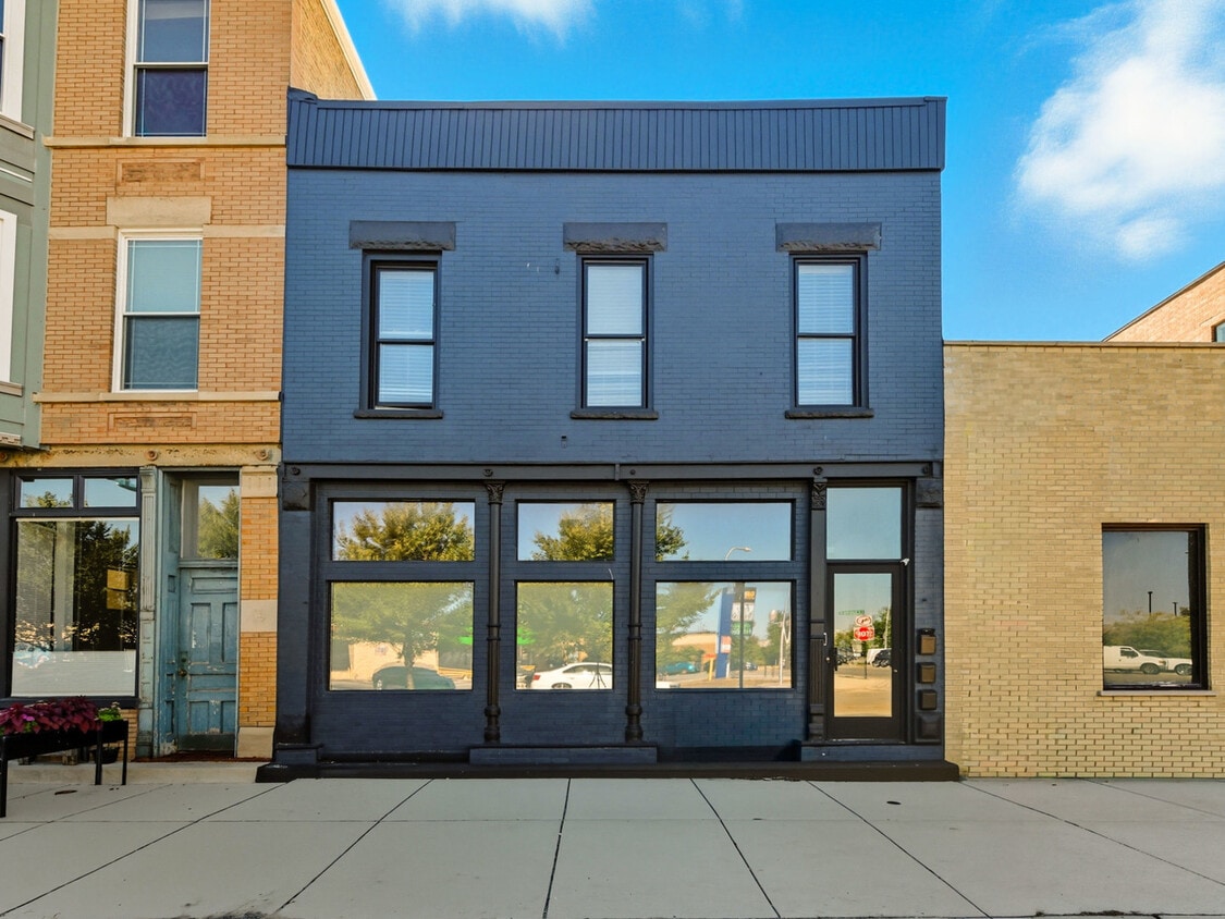 Foto principal - 2370 N Elston Ct