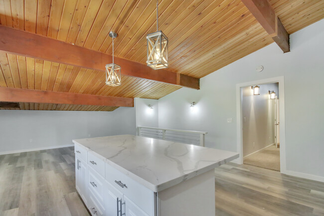 Kitchen & Nook - 17136 WA-410
