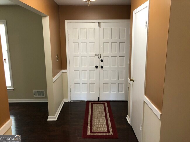 Foto del edificio - 4977 Rockbridge Rd SW